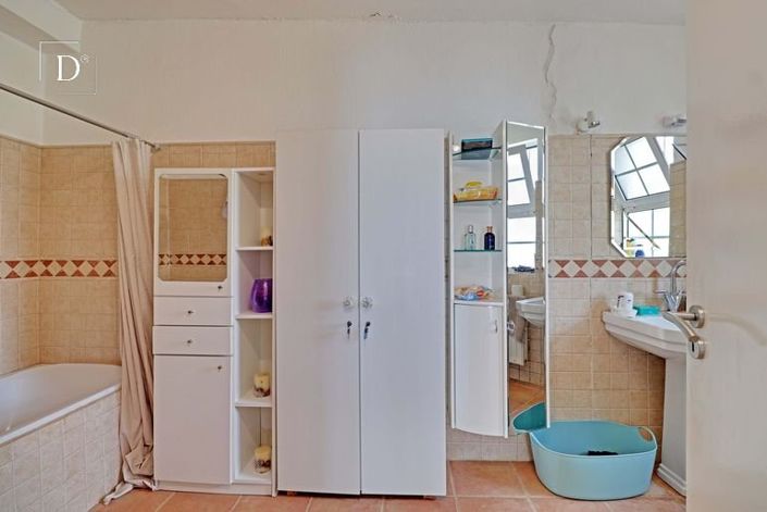 Image No.10-5 Bed House for sale