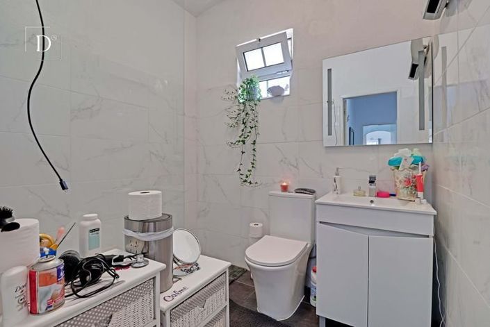 Image No.12-5 Bed House for sale