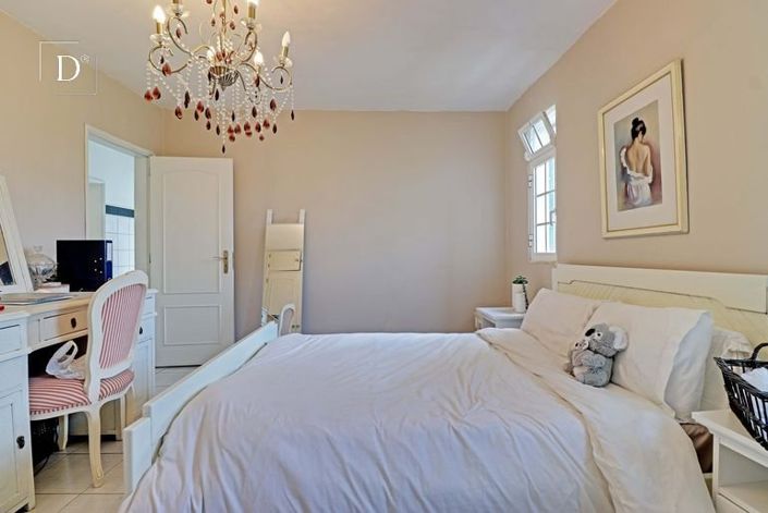 Image No.20-5 Bed House for sale