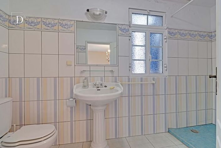 Image No.21-5 Bed House for sale