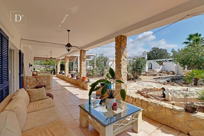 Image No.7-5 Bed House for sale