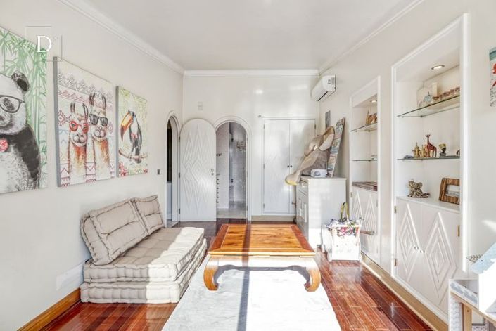 Image No.24-8 Bed House for sale