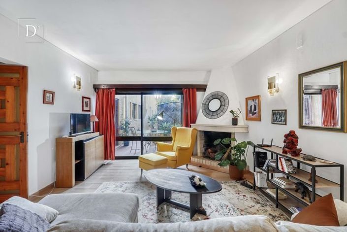 Image No.33-8 Bed House for sale