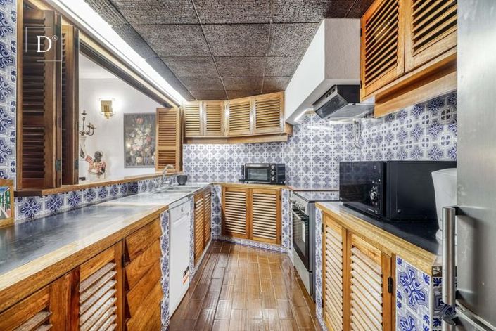 Image No.36-8 Bed House for sale