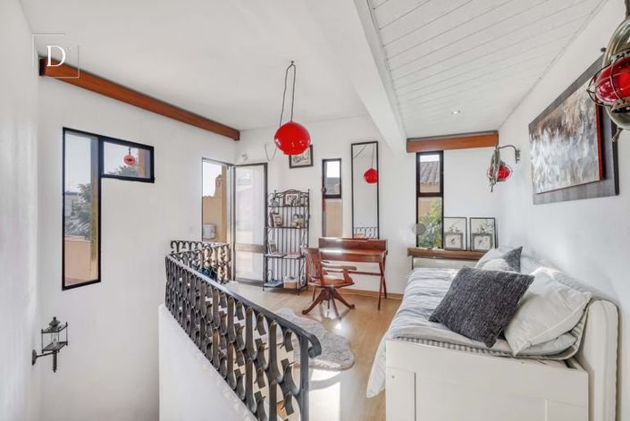 Image No.37-8 Bed House for sale