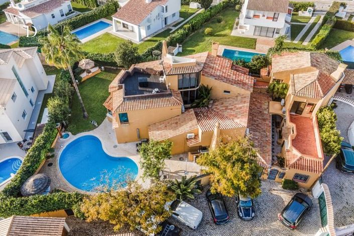 Image No.46-8 Bed House for sale