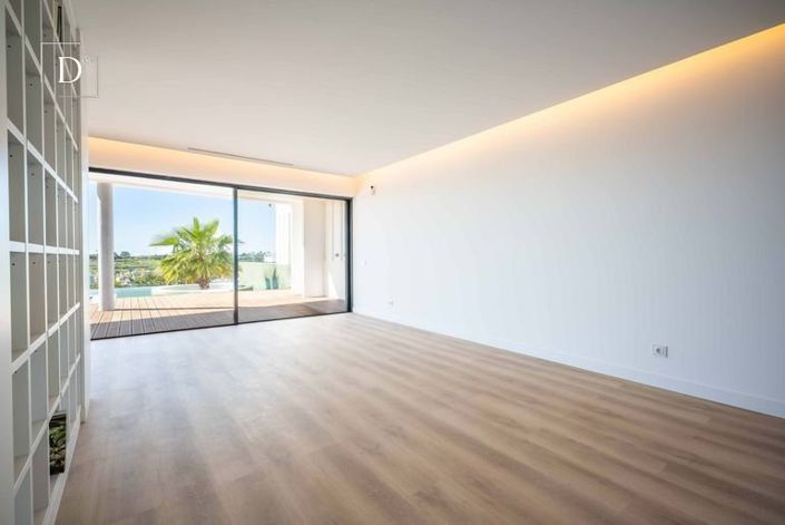 Image No.24-5 Bed House for sale