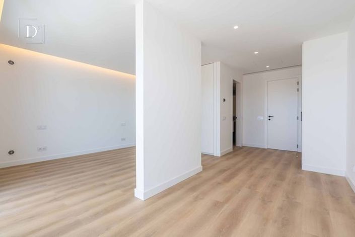 Image No.29-5 Bed House for sale