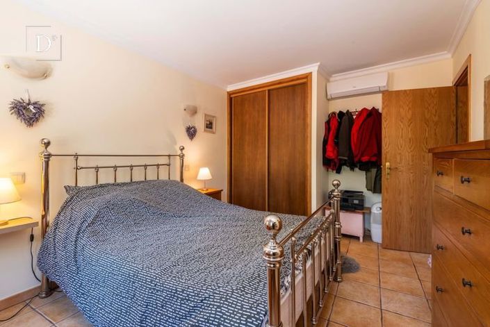 Image No.15-3 Bed House for sale