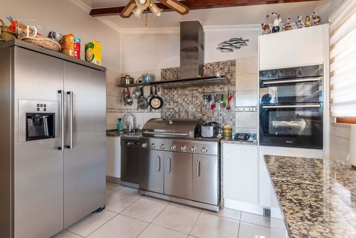 Image No.7-3 Bed House for sale