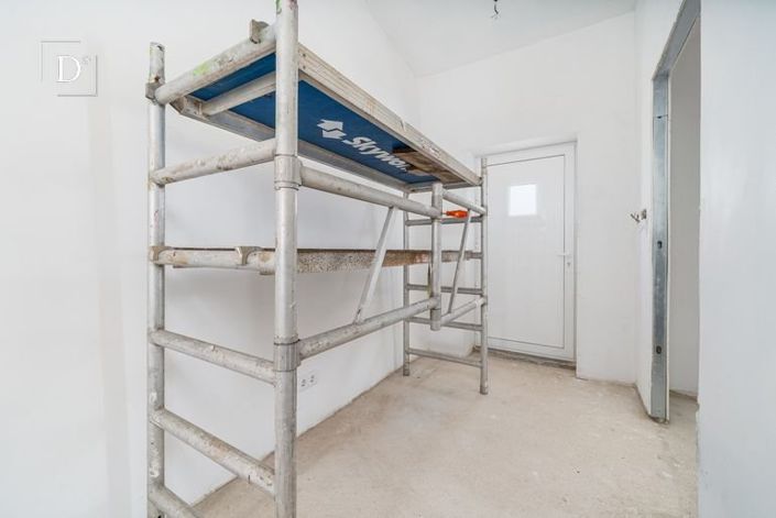 Image No.13-3 Bed House for sale