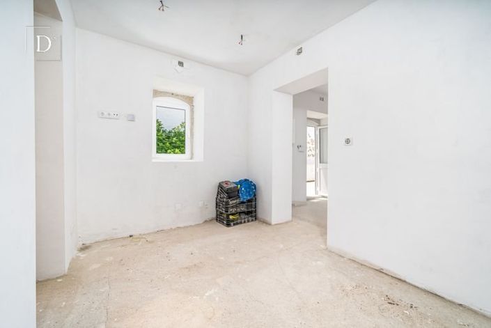 Image No.17-3 Bed House for sale
