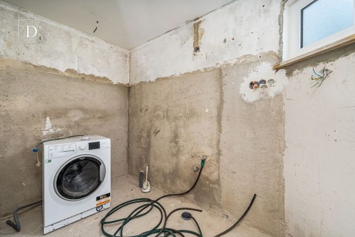 Image No.19-3 Bed House for sale