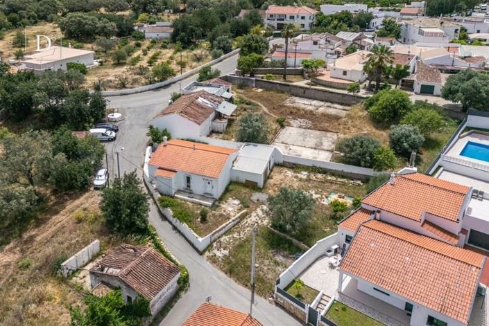 Image No.21-3 Bed House for sale