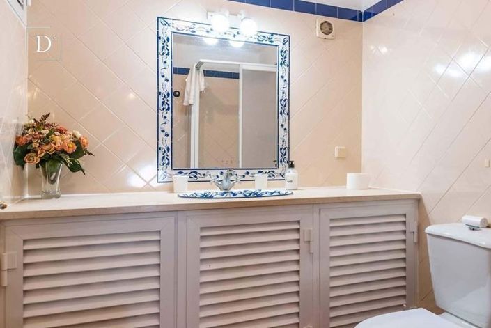 Image No.17-5 Bed House for sale
