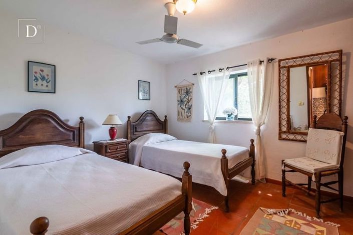 Image No.18-5 Bed House for sale