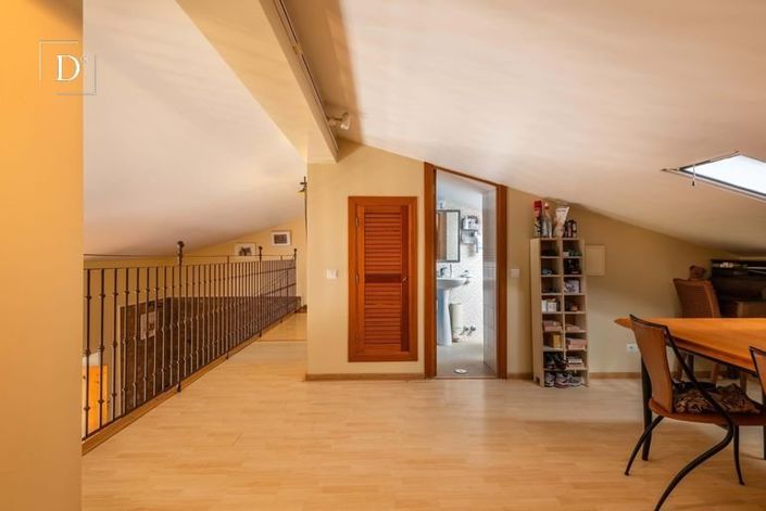 Image No.34-9 Bed Property for sale