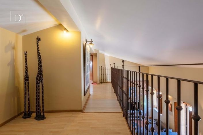Image No.35-9 Bed Property for sale