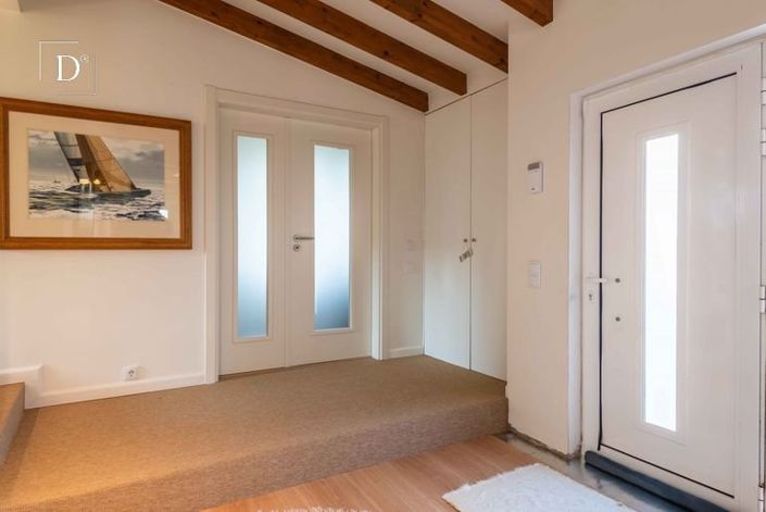 Image No.18-3 Bed House for sale