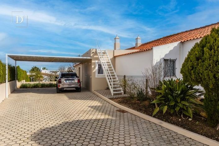 Image No.19-3 Bed House for sale
