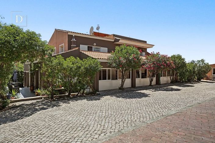 Image No.34-6 Bed House for sale