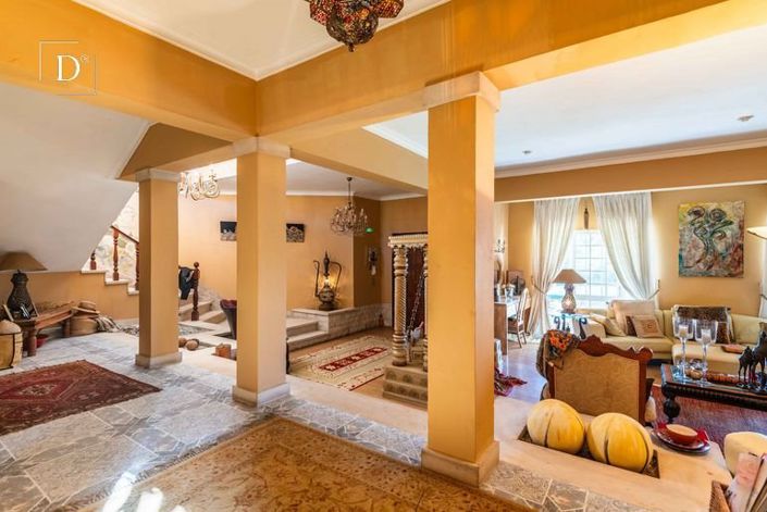 Image No.9-6 Bed House for sale