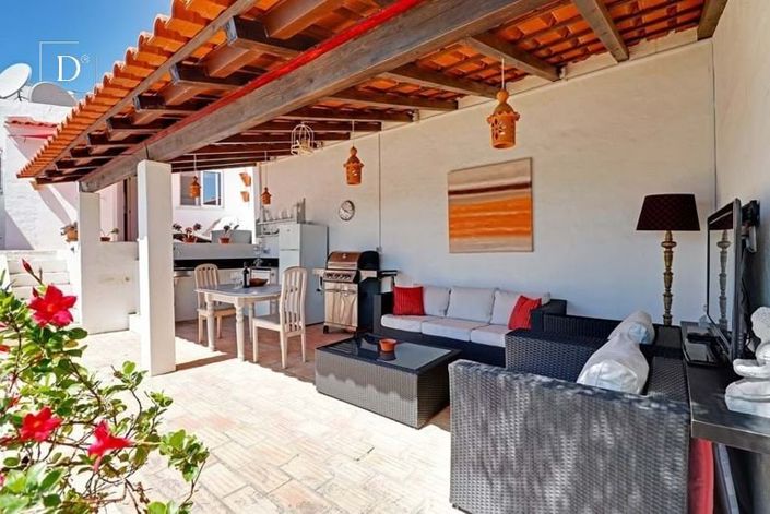 Image No.12-4 Bed House for sale