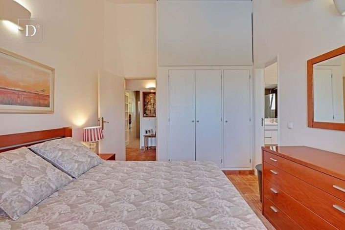 Image No.14-4 Bed House for sale