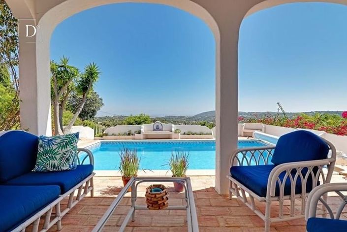 Image No.2-4 Bed House for sale