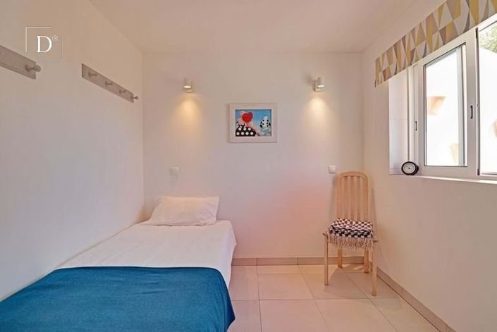 Image No.22-4 Bed House for sale
