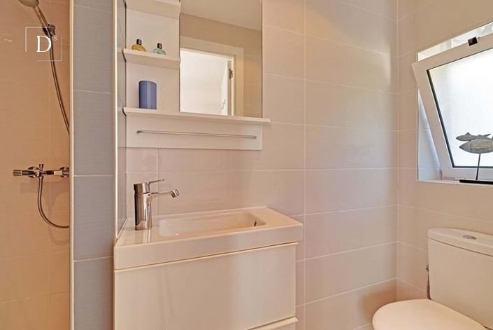 Image No.24-4 Bed House for sale