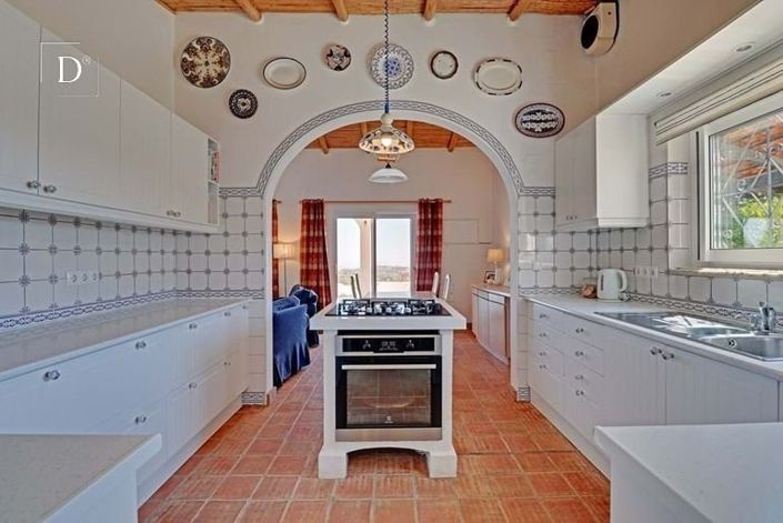 Image No.6-4 Bed House for sale