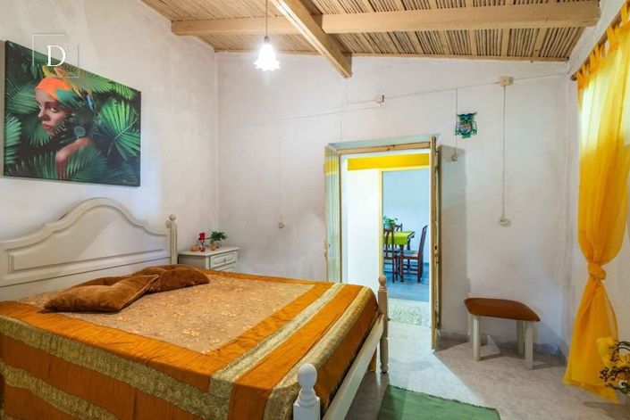 Image No.10-4 Bed House for sale
