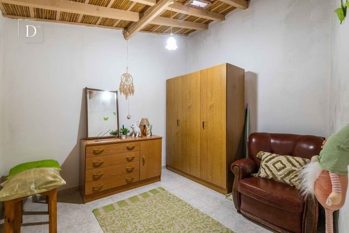Image No.12-4 Bed House for sale