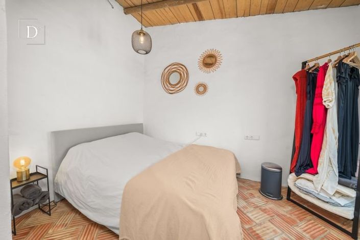 Image No.15-2 Bed House for sale