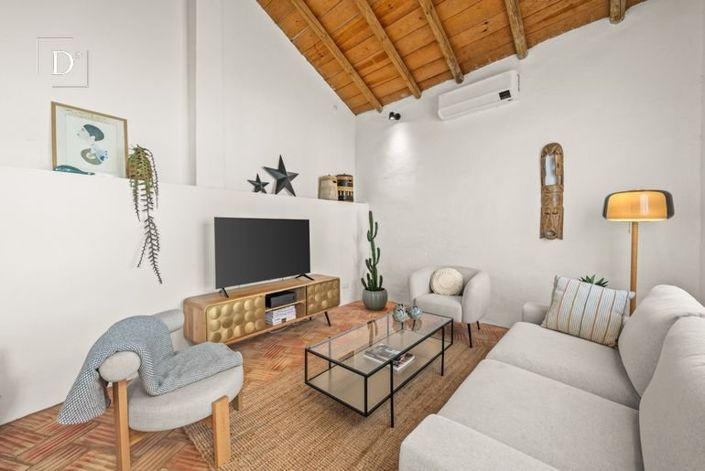 Image No.9-2 Bed House for sale