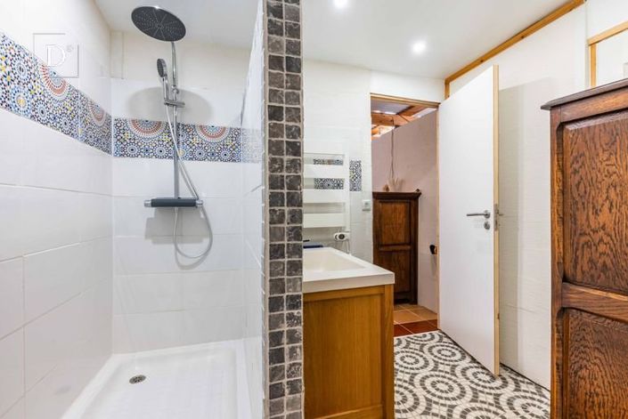 Image No.42-7 Bed House for sale
