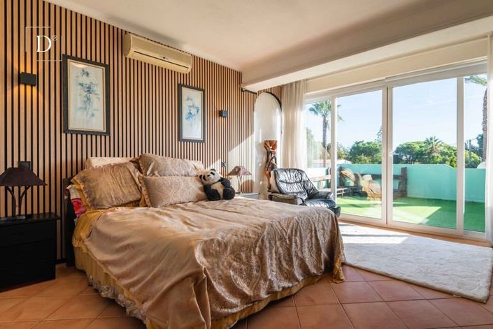 Image No.18-4 Bed House for sale