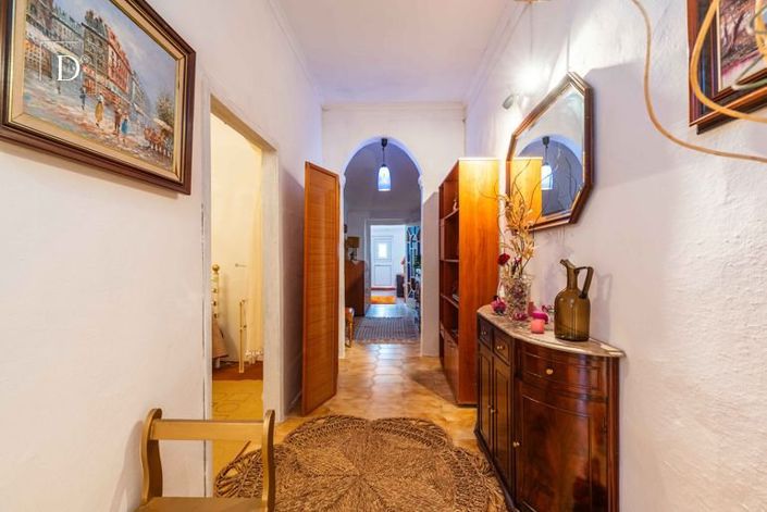 Image No.10-3 Bed House for sale