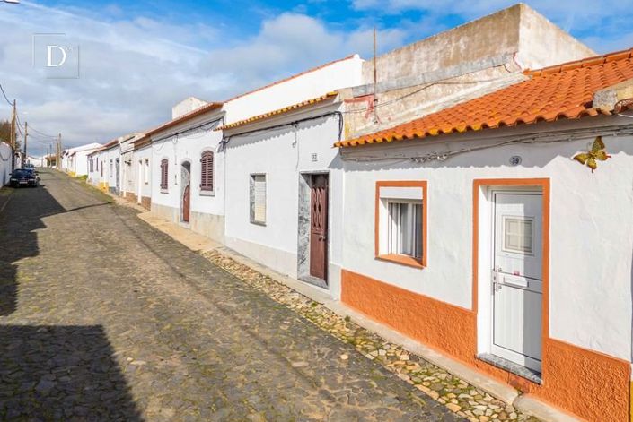 Image No.7-3 Bed House for sale