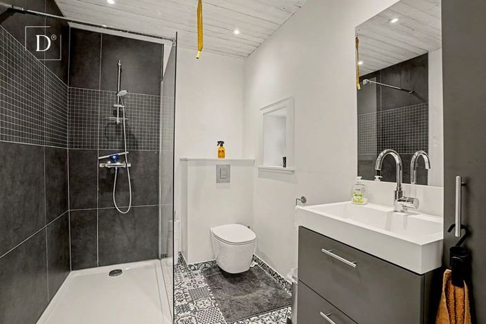 Image No.8-2 Bed House for sale