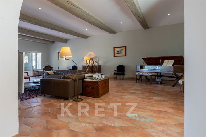 Image No.11-11 Bed House for sale