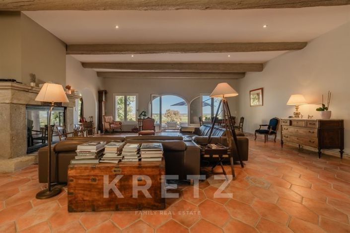 Image No.7-11 Bed House for sale