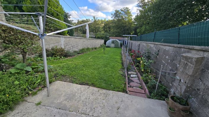 Image No.10-3 Bed House for sale