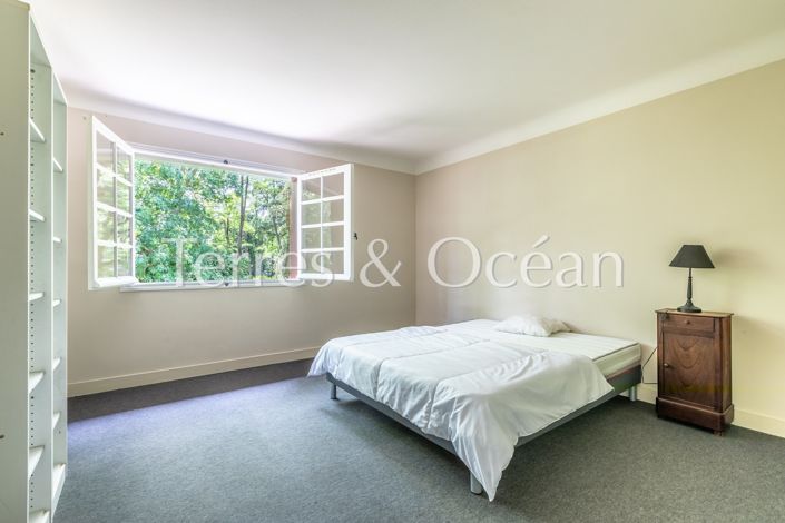 Image No.17-13 Bed House for sale