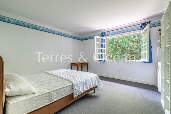 Image No.18-13 Bed House for sale