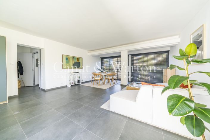 Image No.3-6 Bed House for sale