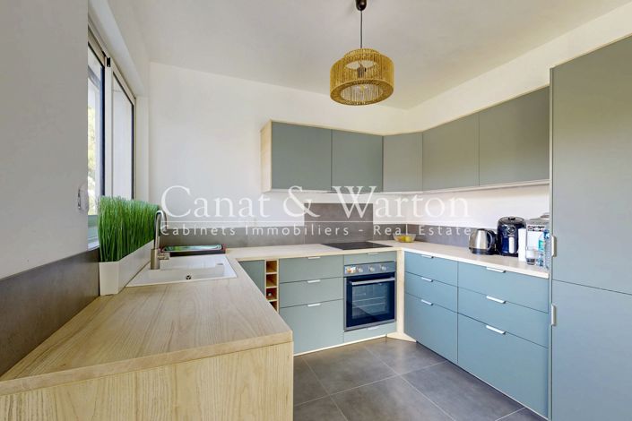 Image No.7-6 Bed House for sale