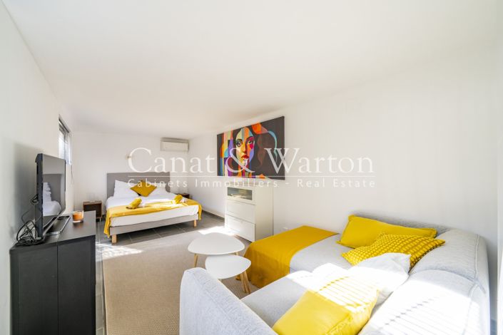 Image No.9-6 Bed House for sale