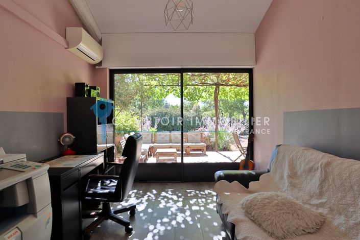 Image No.18-5 Bed House for sale